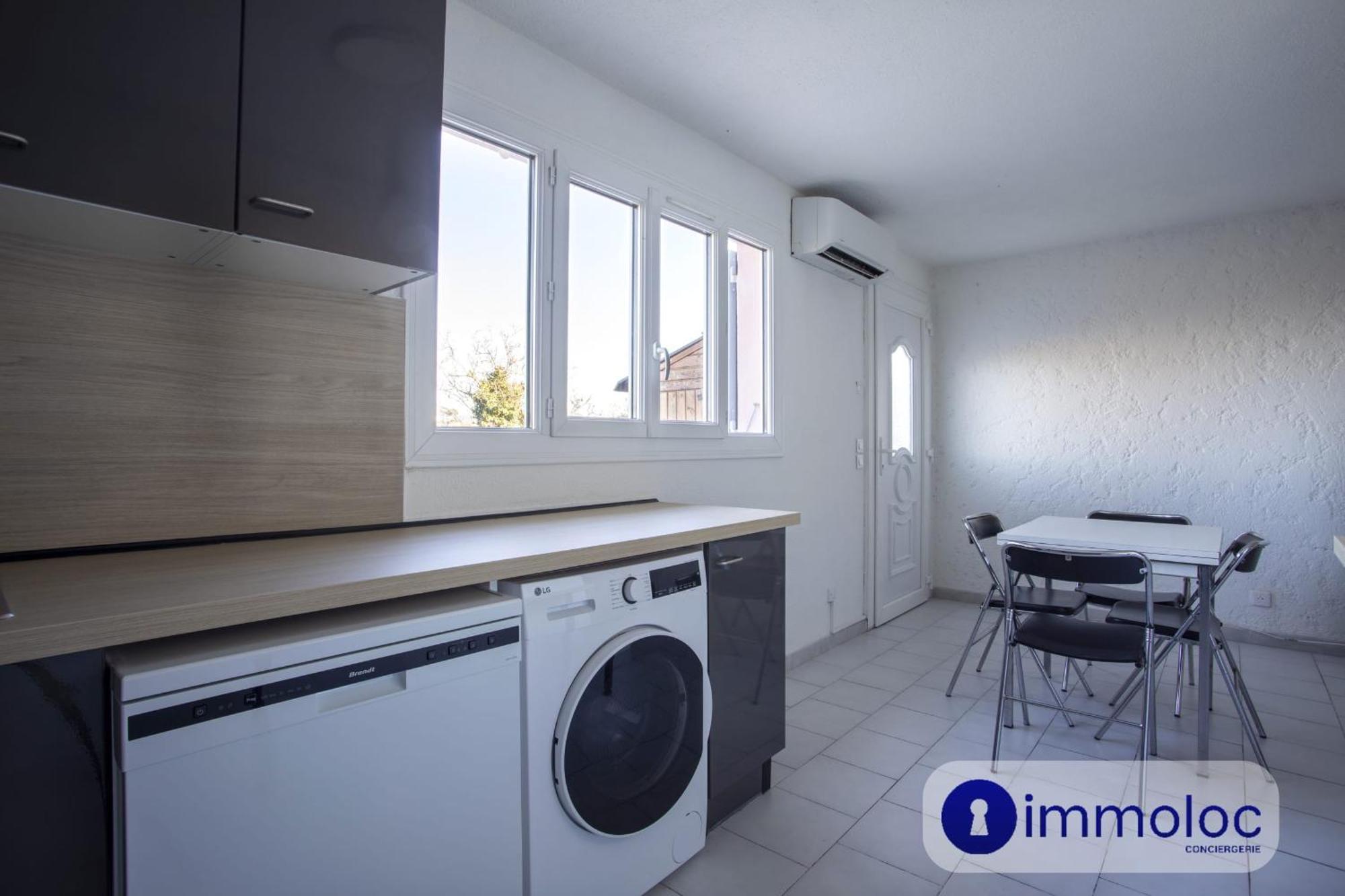 T3 Air-conditioned On One Level On The Heights Of *