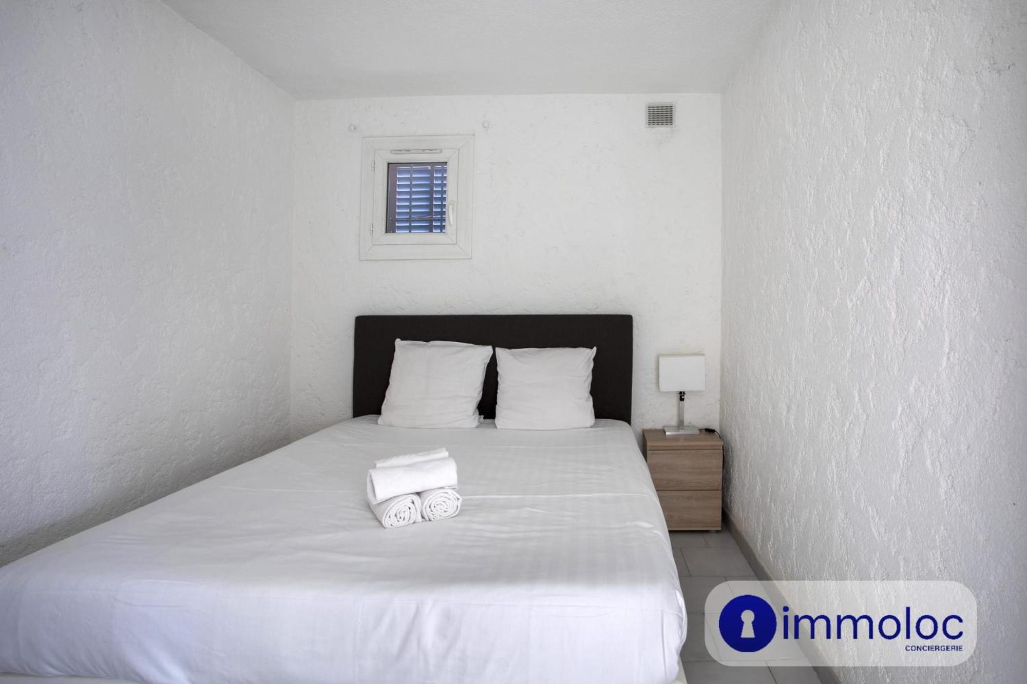 T3 Air-conditioned On One Level On The Heights Of *